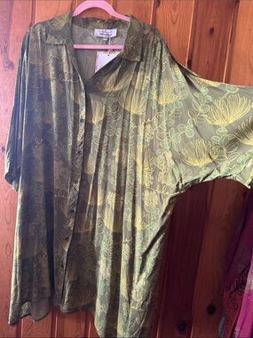 Simply Sisters Relaxed Olive Green ohia lehua Tunic Shirt - Women